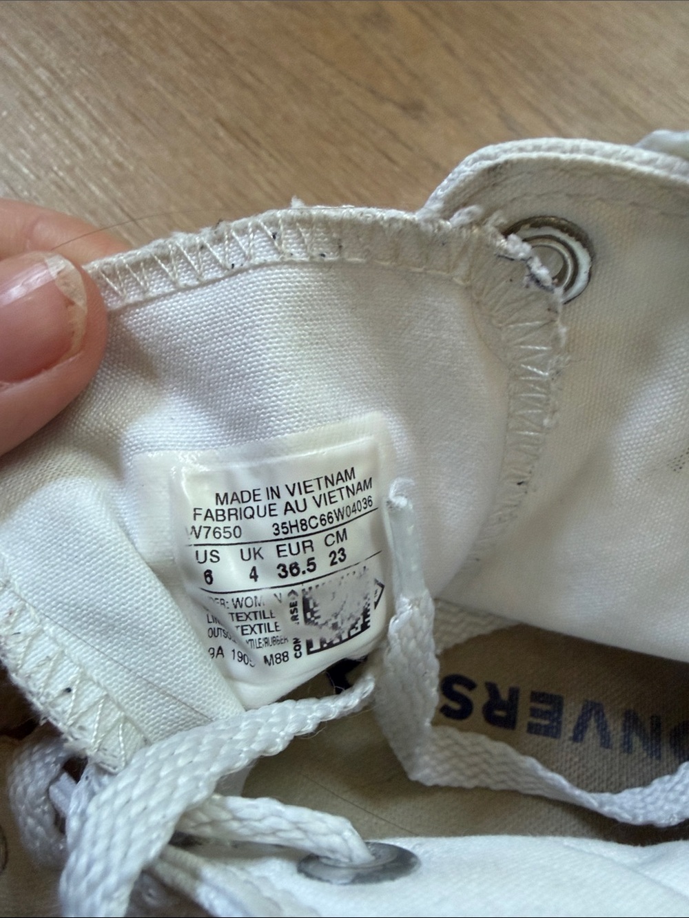 Converse High Tops Womens - 6 - Picture 4 of 6